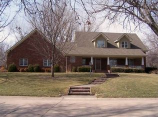 17 Park View Rd, Hesston, KS 67062