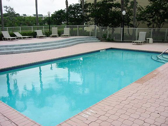 5th image of 2861 N Oakland Forest Dr APT 307
