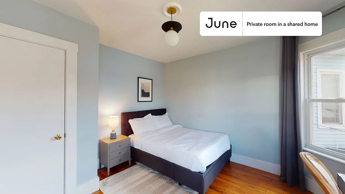 Full bedroom in 3 bed/2 bath home in Brighton #445 C — Photo 1