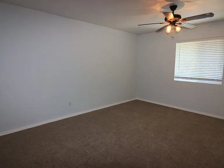 2010 NE Full Moon Dr — Photo 16