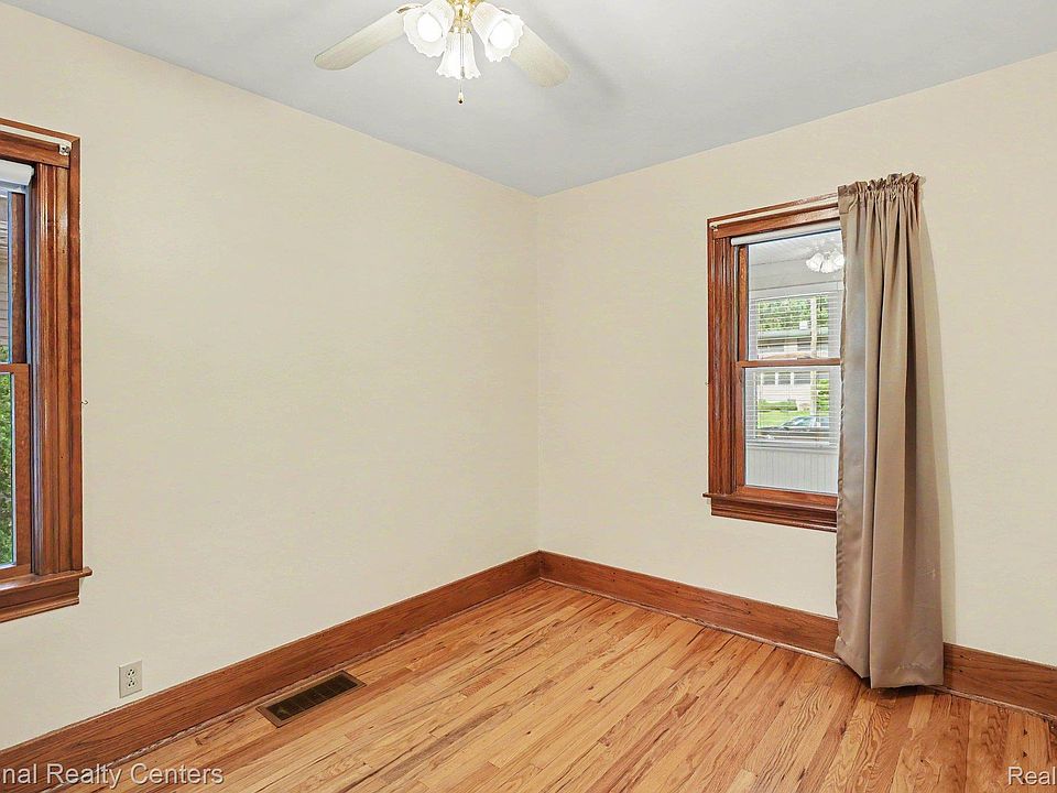 419 John M Ave, photo 8