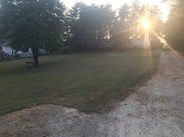 1933 Silas Dodd Ln, Dry Fork, VA 24549