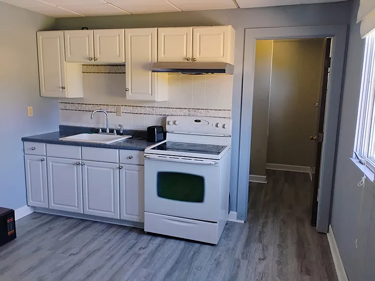 6410 Normandy Dr — Photo 3