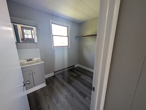 4th image of 1056 Dual Pl Unit 8