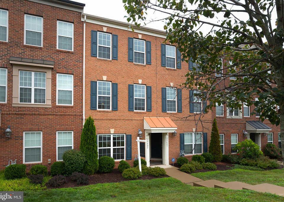 1st image of 15405 Rosemont Manor Dr #11