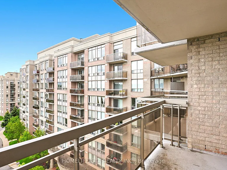1720 Eglinton Ave E #821 — Photo 31