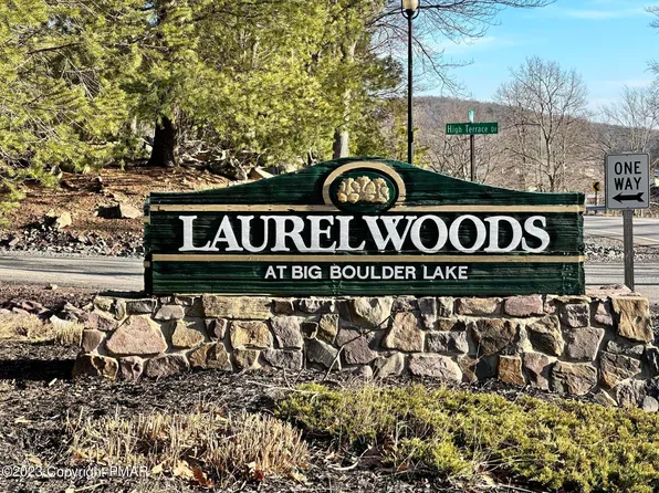 20 Mountainwoods Dr, Lake Harmony, PA 18624