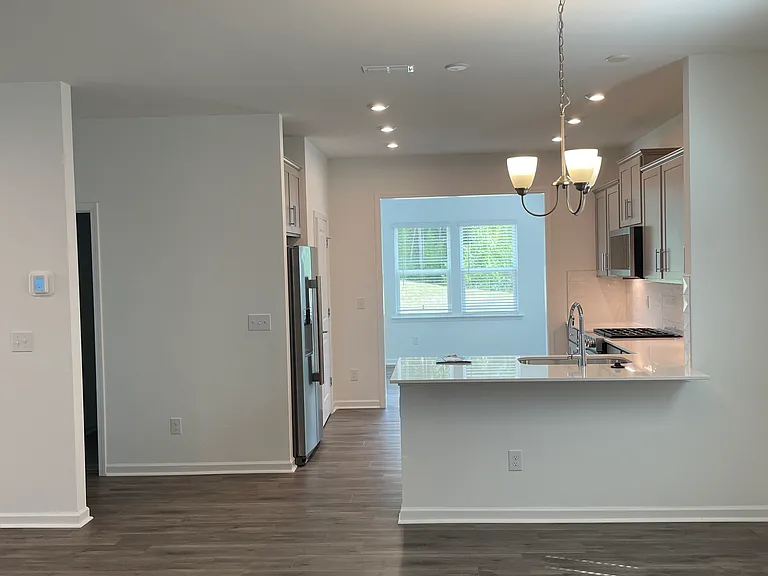 11542 Glasden Rd — Photo 3