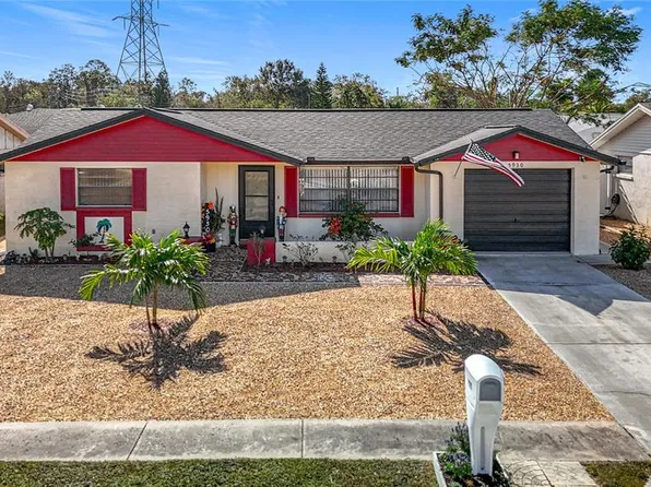 5930 Della Dr, Holiday, FL 34690