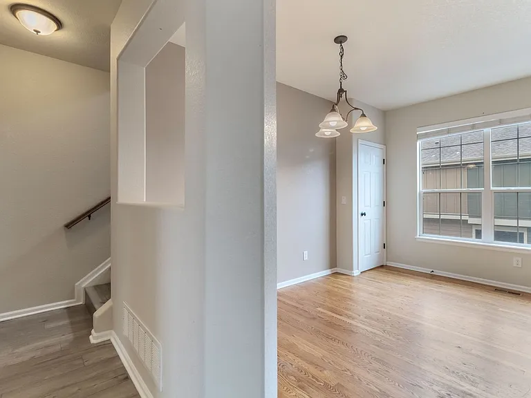 727 Crooked Y Point — Photo 6