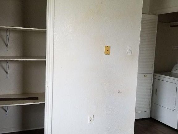 5th image of 308 Horseshoe Dr #A