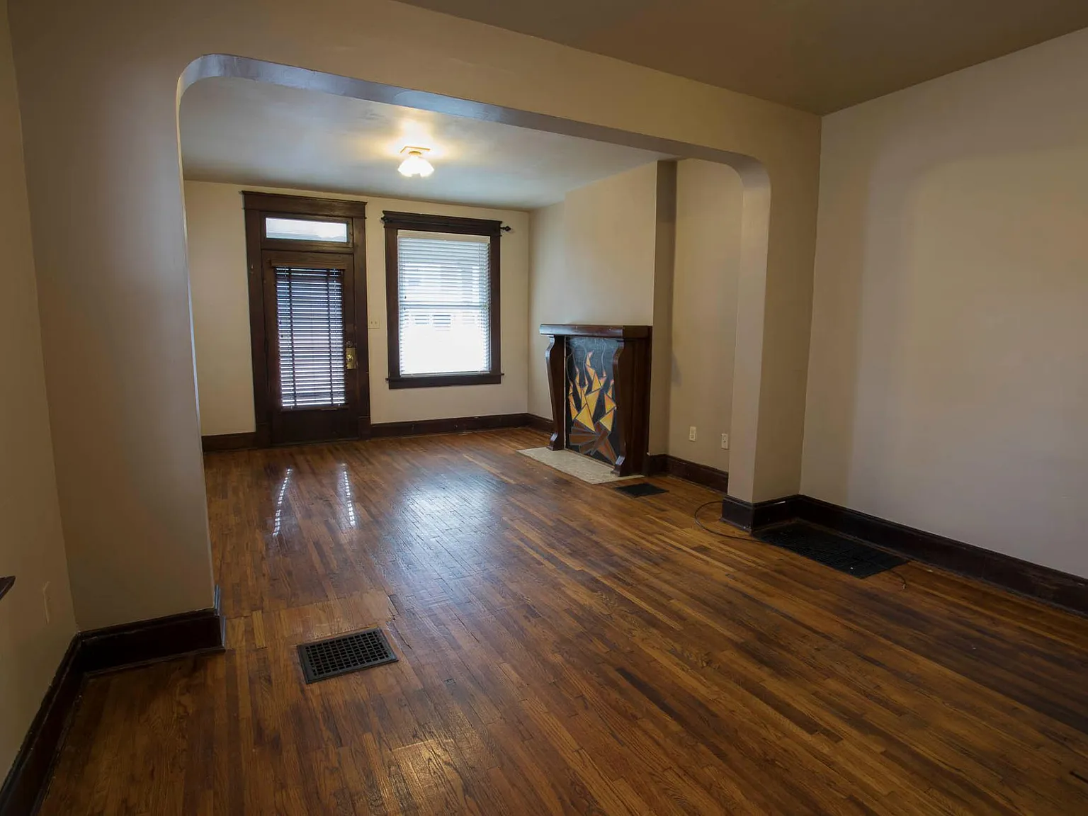 3 bed, 1200 sqft, $1,700 — Photo 3