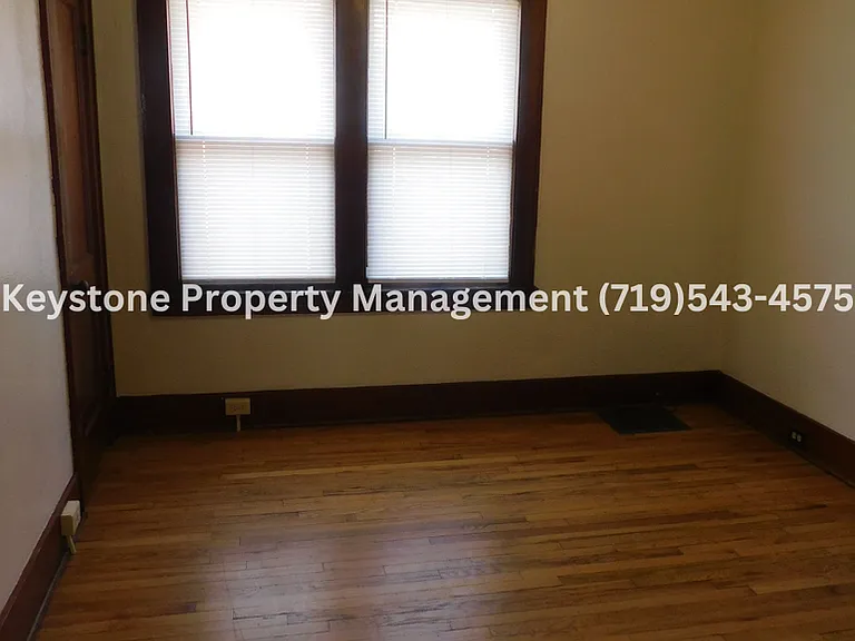 1233 Berkley Ave — Photo 3