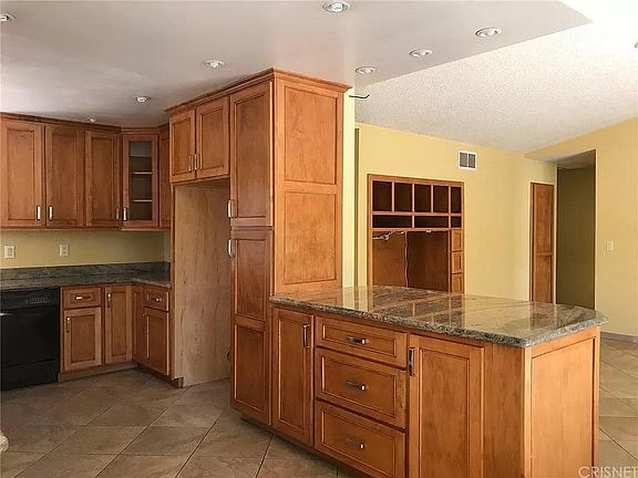 4th image of 23642 Alabega Ct