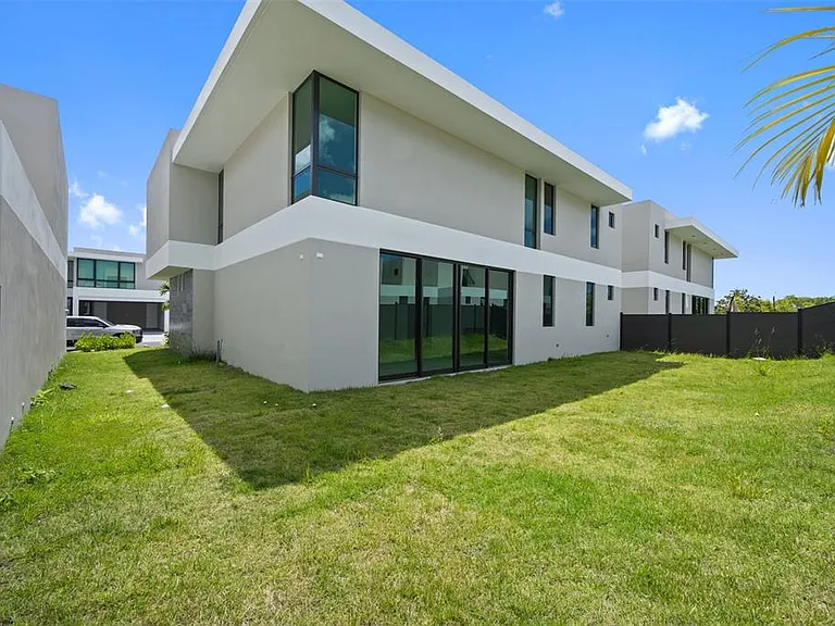 135 Salonga St — Photo 41