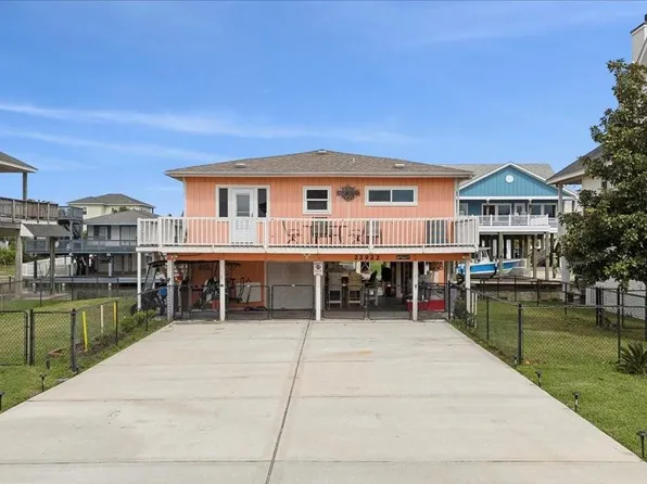 22922 Lunes St, Galveston, TX 77554