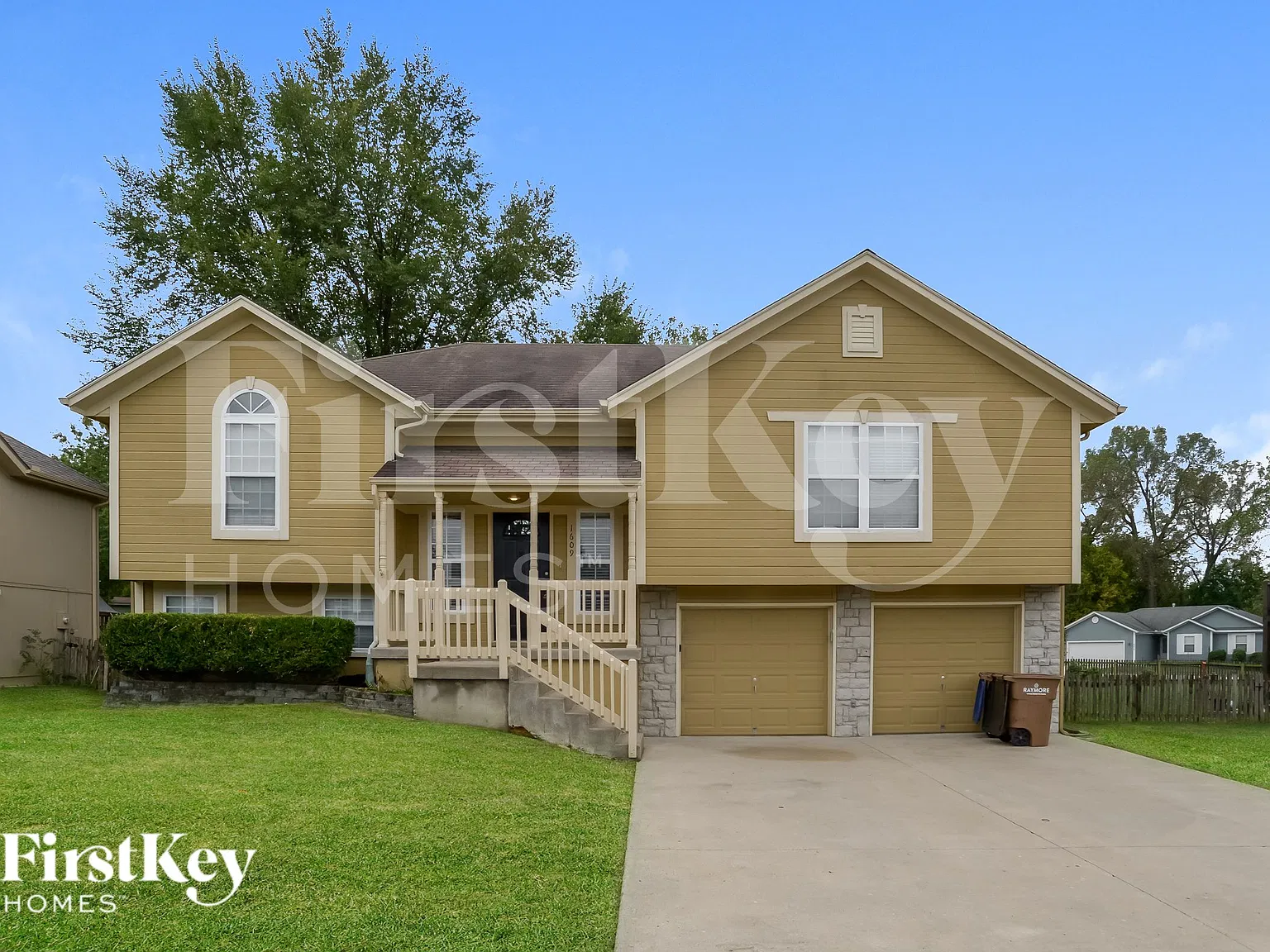 3 bed, 3.0 bath, 1850 sqft, $2,340 — Photo 1