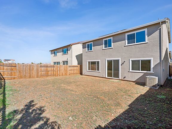 Starblossom 35 Backyard