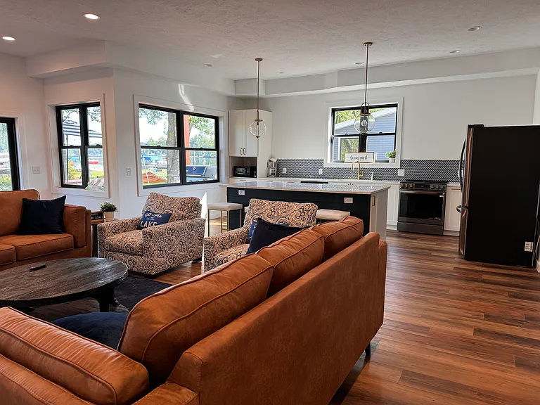 66114 Dolans Ave — Photo 9