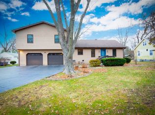 36 N Greenridge Dr, Decatur, IL 62526