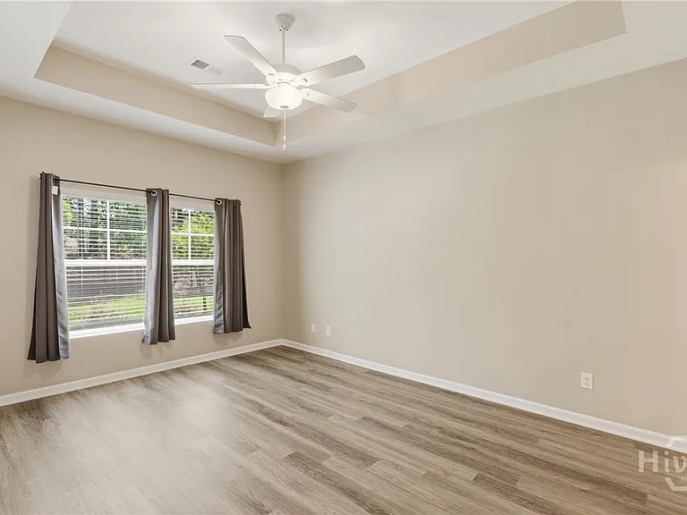 130 Danbury Ct — Photo 22
