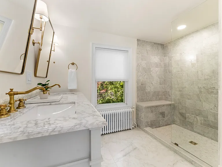 211 Union Ave #1 — Photo 3
