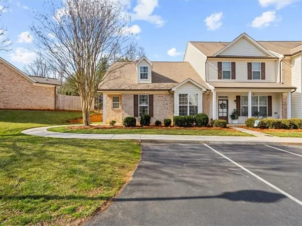 27 Nandina Dr, Greensboro, NC 27455