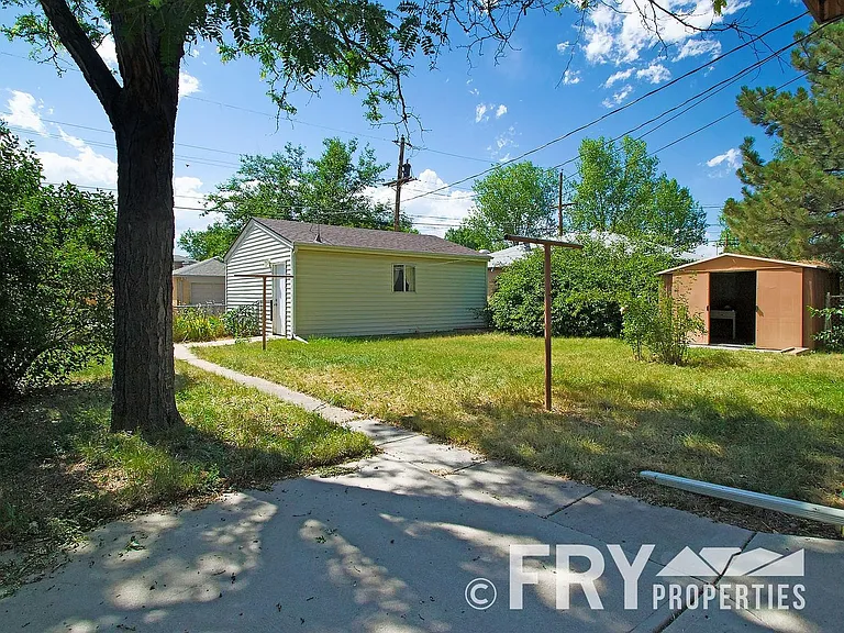 2145 Ames St — Photo 18