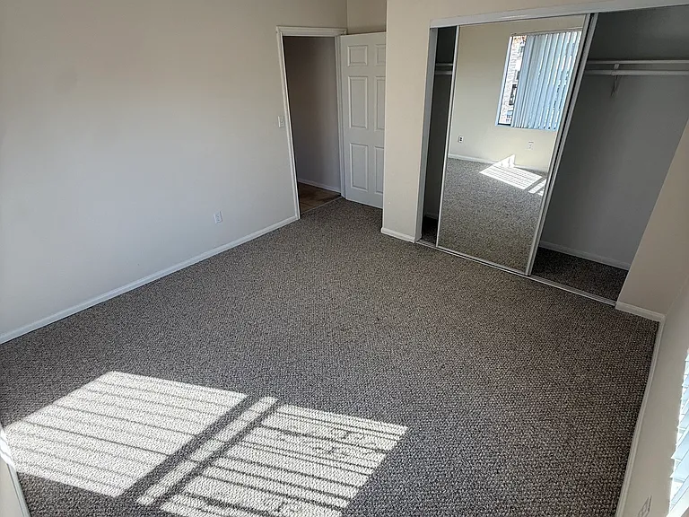 Chelsea Apartments — Photo 13