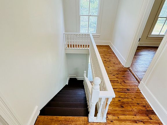 5th image of 209 Virginia Ave