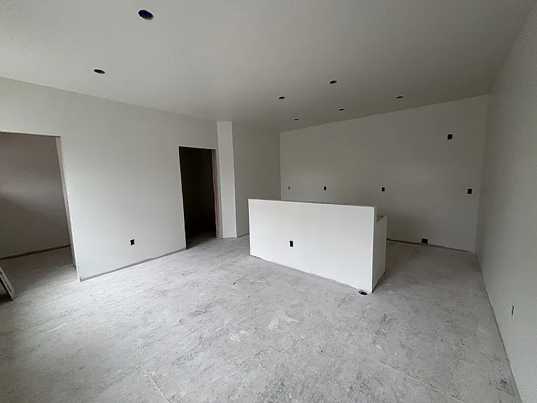 67 Lincoln St #4 — Photo 5