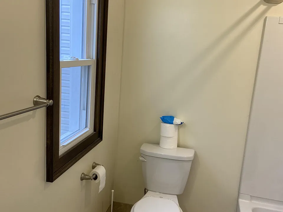 Bathroom, tub and toilet