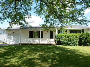215 Vollmer Pkwy, Rochester, NY 14623
