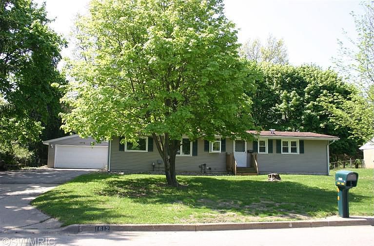 1st image of 1612 Plumtree Ave