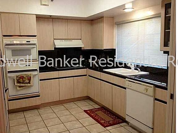 2nd image of 100 Jefferson Ave APT 10016