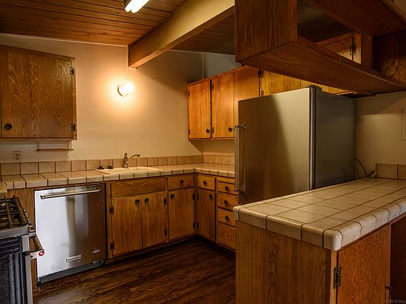 3rd image of 970 Celia Way