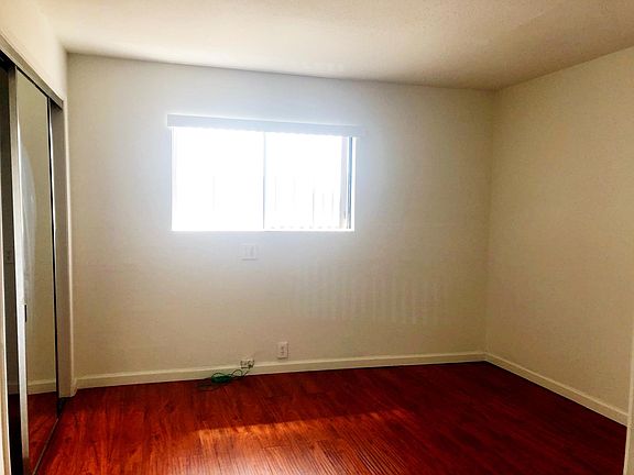 4th image of 655 N Commonwealth Ave APT 201