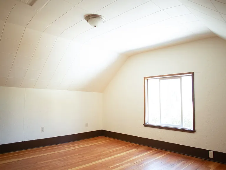 1116 Commercial St — Photo 14