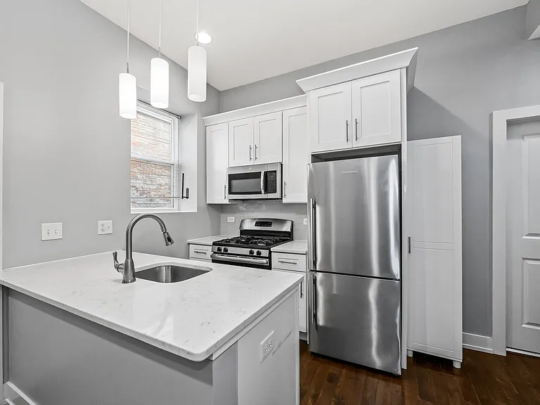 1320 W Chestnut St #2R — Photo 2