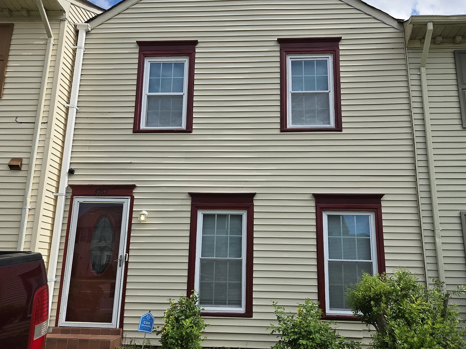 3 bed, 2.5 bath, 1600 sqft, $2,200 — Photo 1