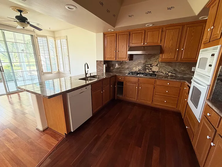 28620 Champions Dr — Photo 13