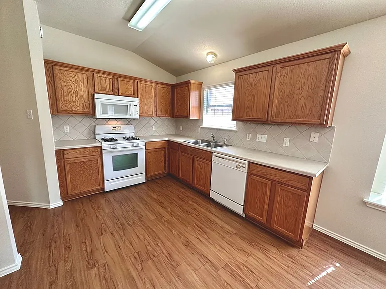 3710 Cap Rock Trl — Photo 27