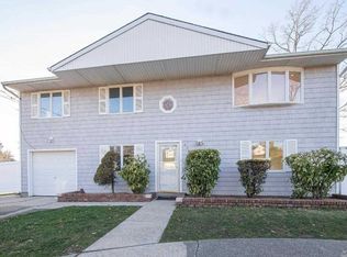 484 Teddy Pl, West Babylon, NY 11704