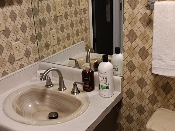 5th image of 5 Pine Tree Rd #108