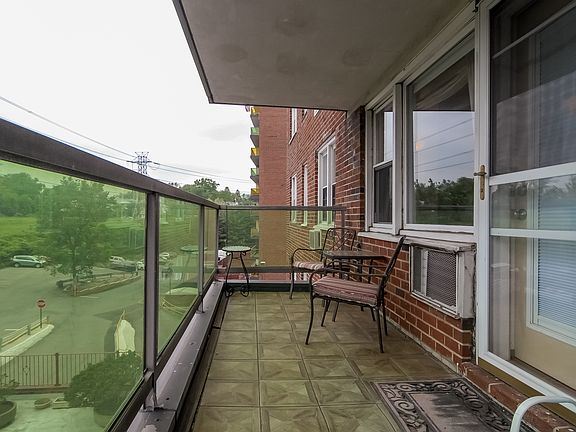3rd image of 1841 Central Park Ave APT 5N