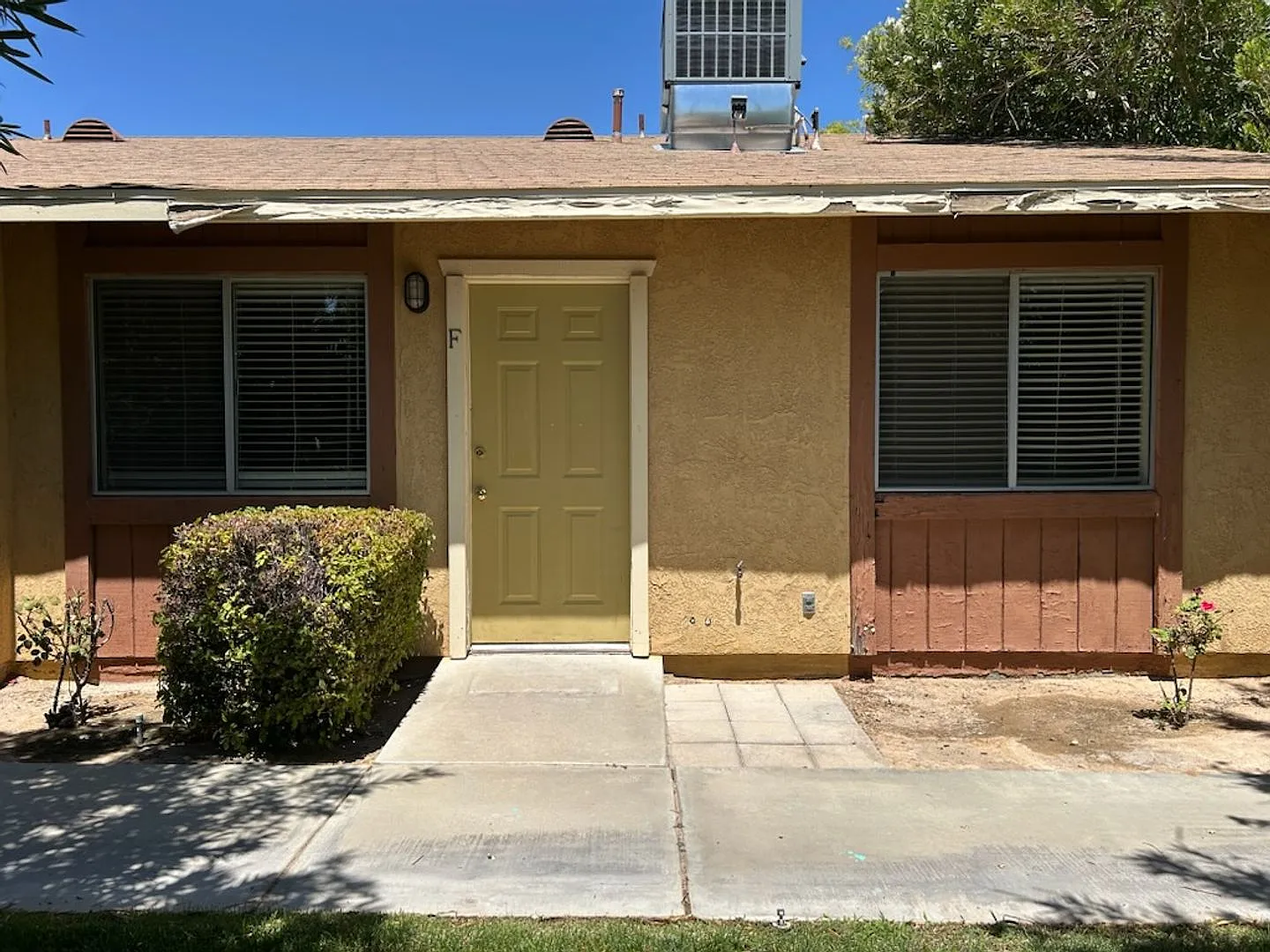 425 Rick Ct. — Photo 1