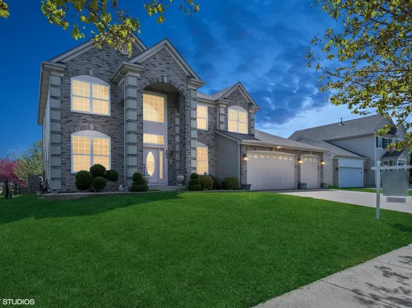 303 Hemlock Ln, Oswego, IL 60543