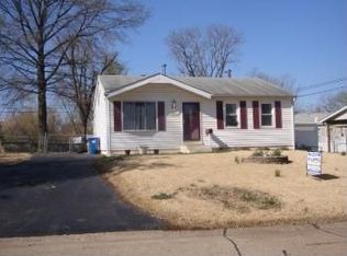 12185 Parkwood Pl, Maryland Heights, MO