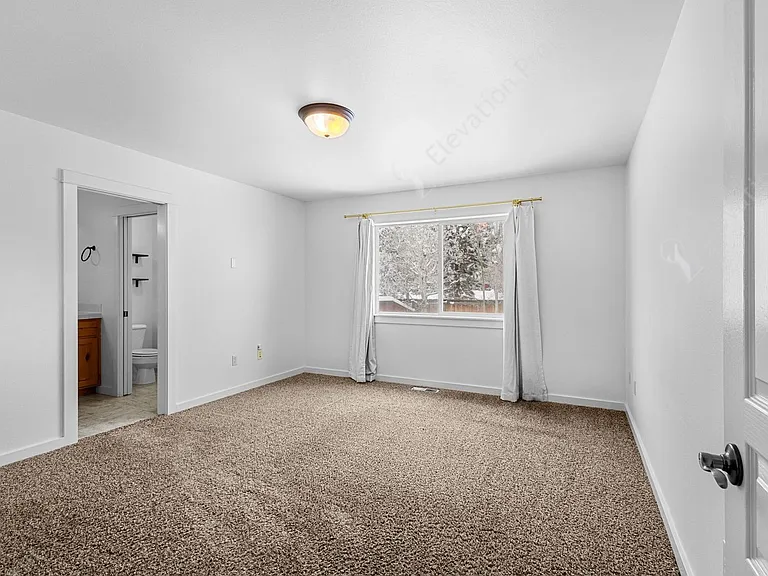 20700 Nicolette Dr — Photo 14