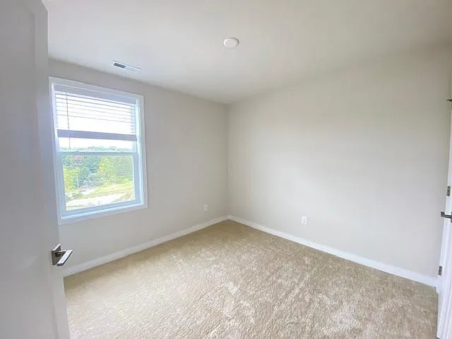 806 Hoopes Ln #180 — Photo 16